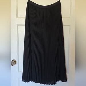 Aritzia Babaton Black Midi Pleated Skirt